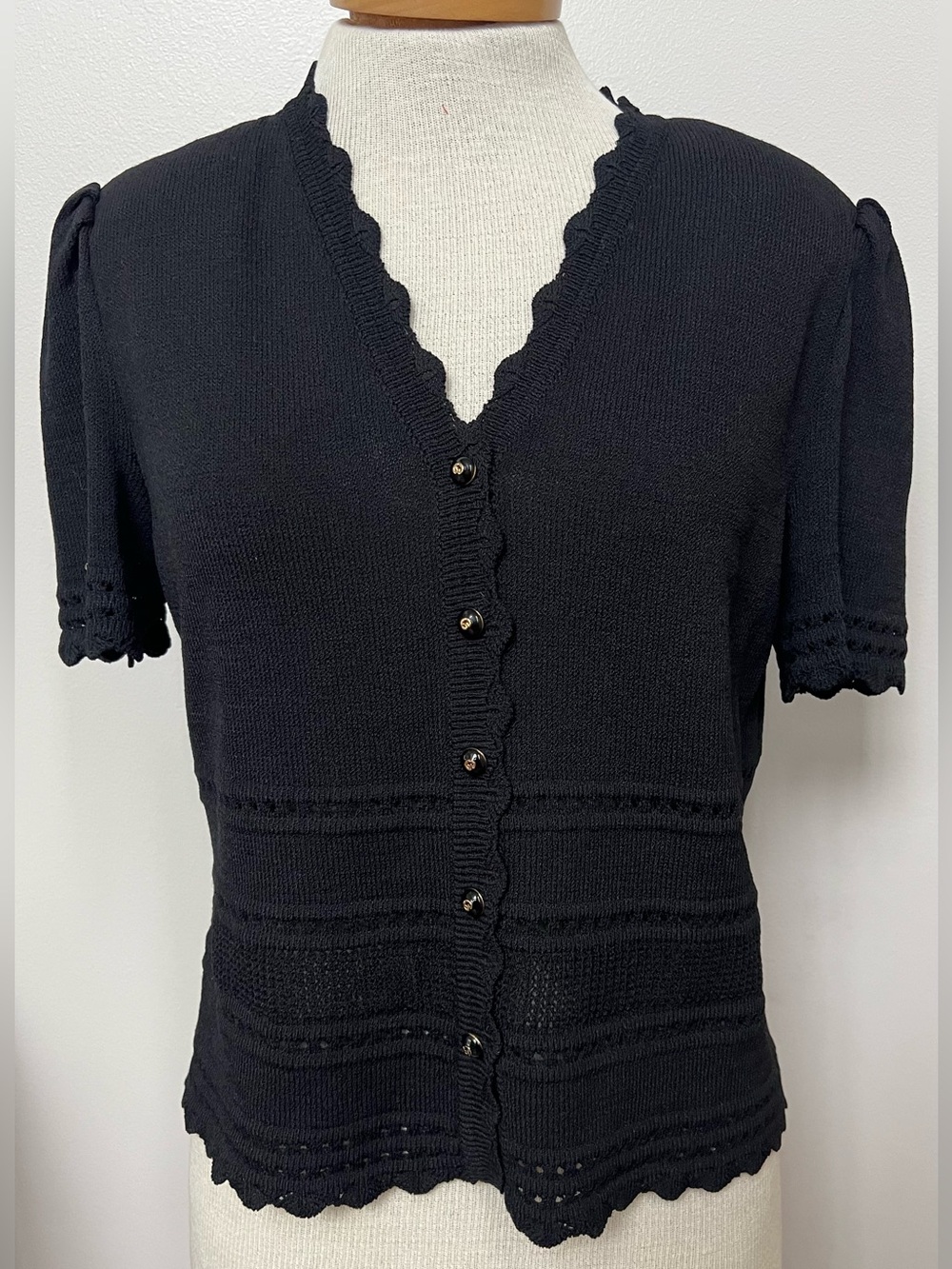 St. John Black Knit Ruffle Trim Button Front Short Sleeve Cardigan Top Size 8